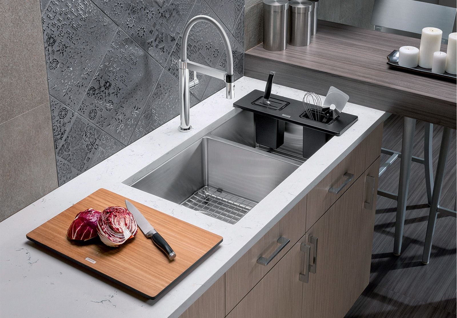 Quatrus R15 33-in 60/40 Double Bowl Undermount Stainless Steel Kitchen Sink X4Y5 - product image 2