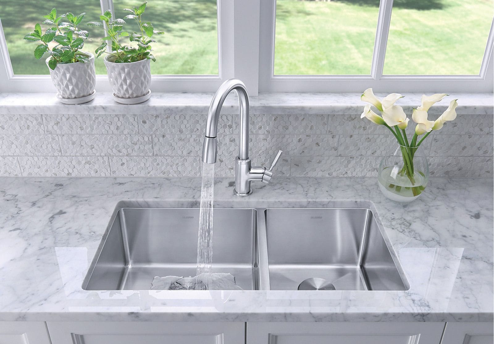 Quatrus R15 33-in 60/40 Double Bowl Undermount Stainless Steel Kitchen Sink X4Y5 - product image 3