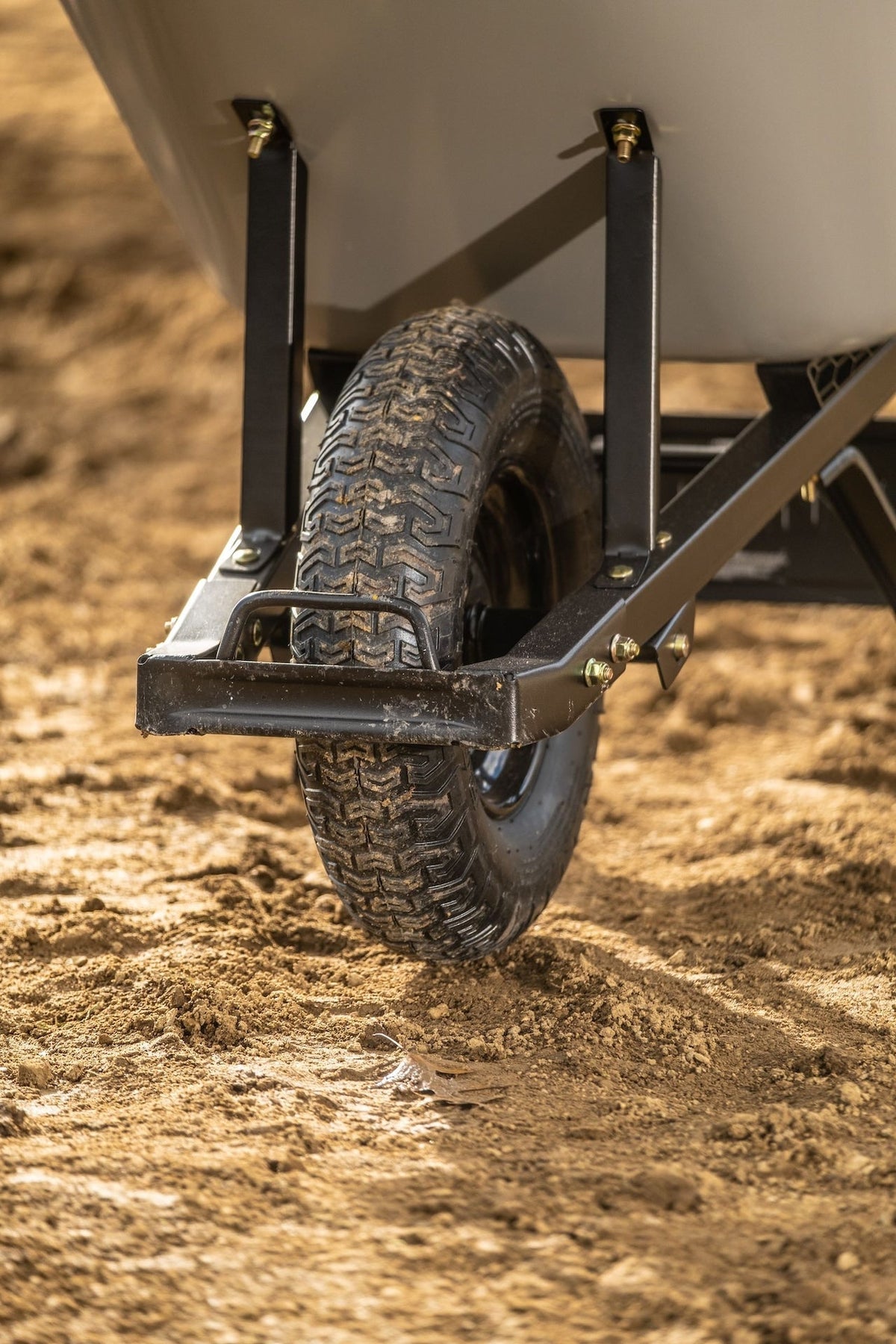 Heavy-Duty Easy Pivot/Dump Steel Tub Wheelbarrow, Steel Tray, 6-cu-ft A8S8 - product image 5
